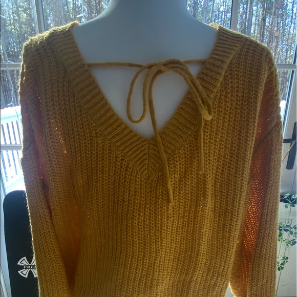 Yellow Sweater - Picture 3 of 4